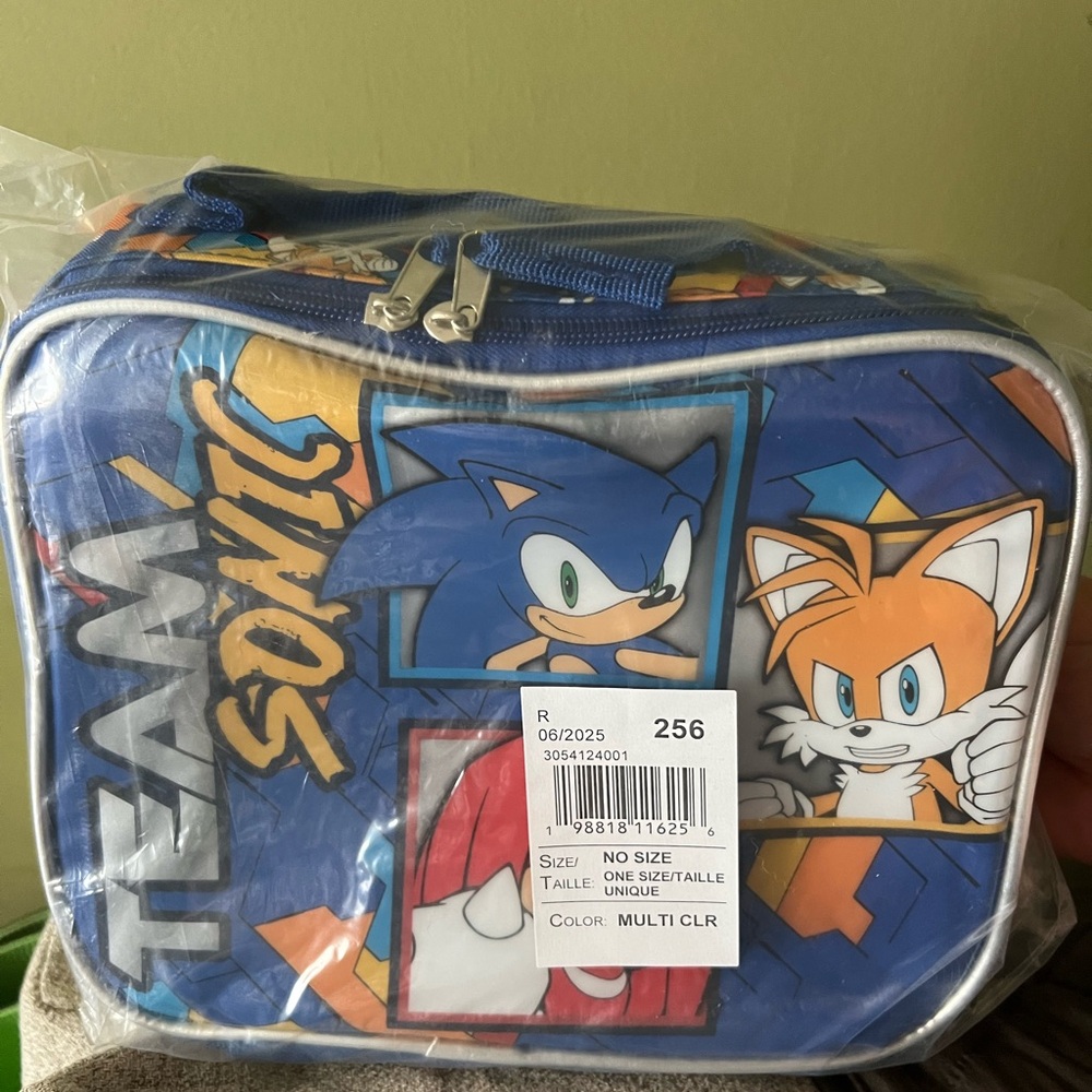 Blue Sonic Backpack/Lunchbox/Hat - Picture 3 of 7